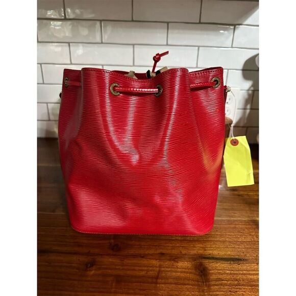 Louis Vuitton Petit Noe Red Epi Leather Vintage Shoulder Bag - Picture 6 of 15